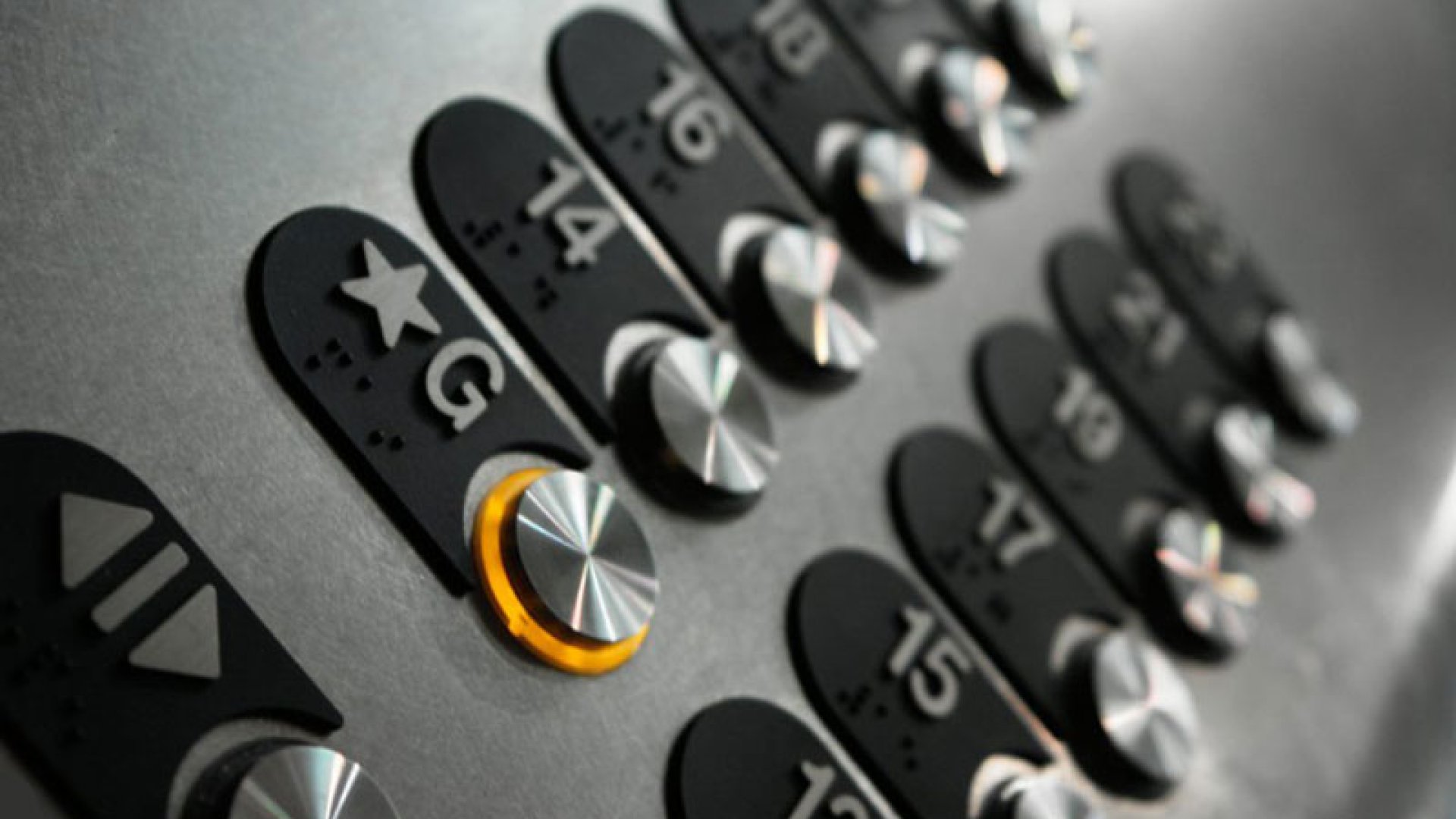 ¿Por qué cambiar el ascensor puede mejorar la eficiencia energética de una comunidad?