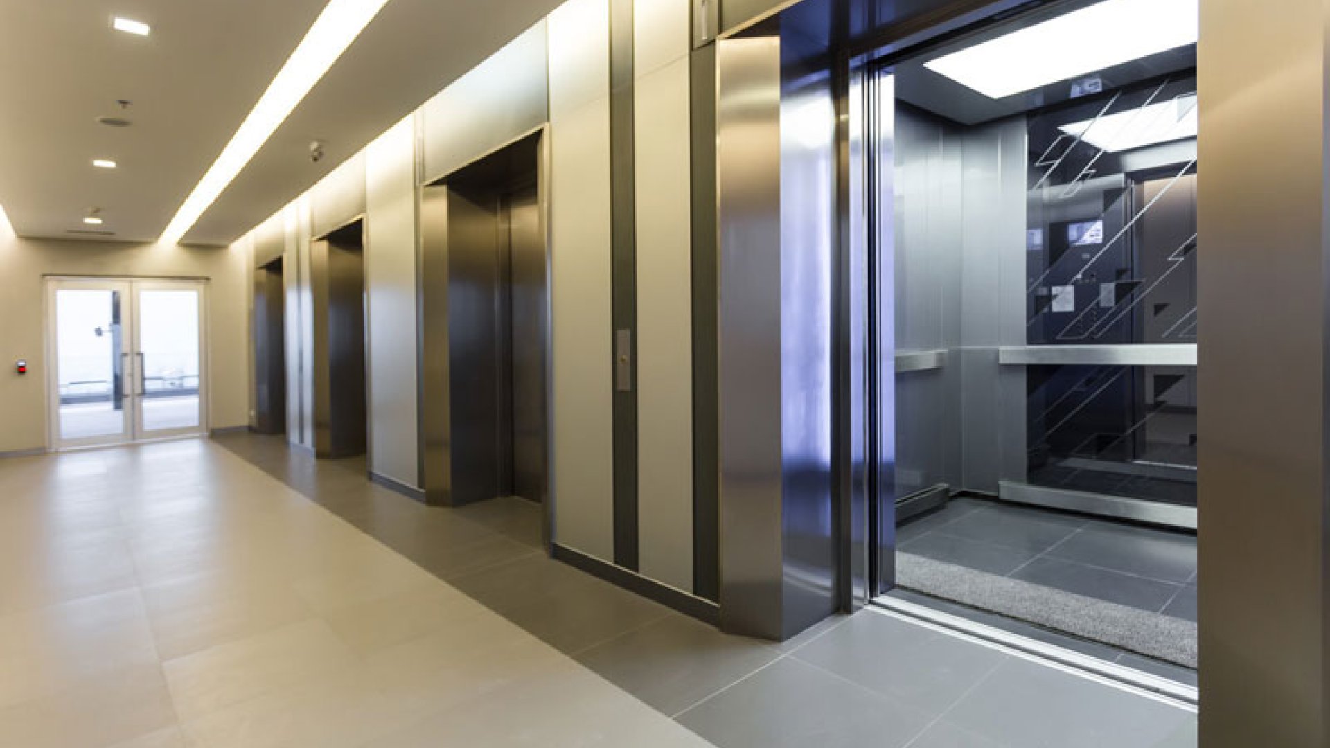 Cómo mejorar la eficiencia energética en ascensores