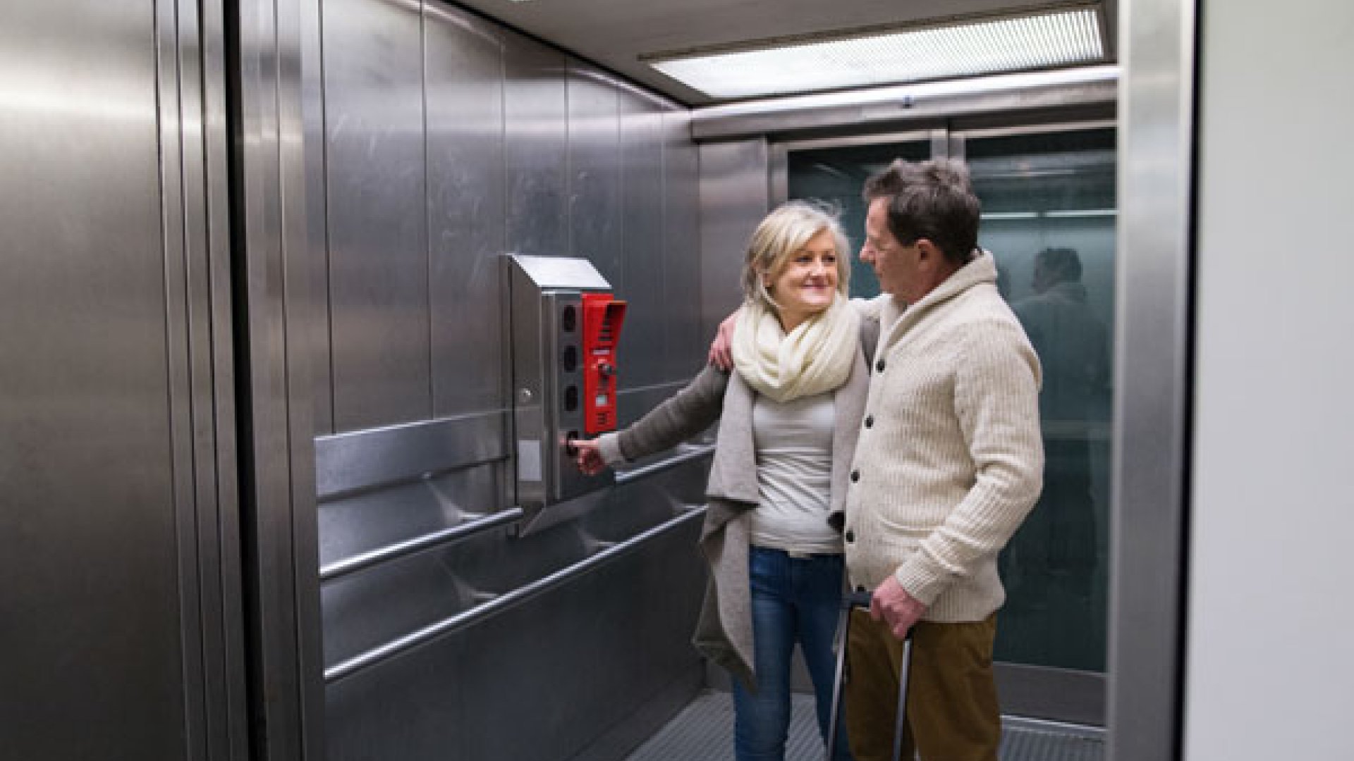 ¿Cuál es el mecanismo de un ascensor?