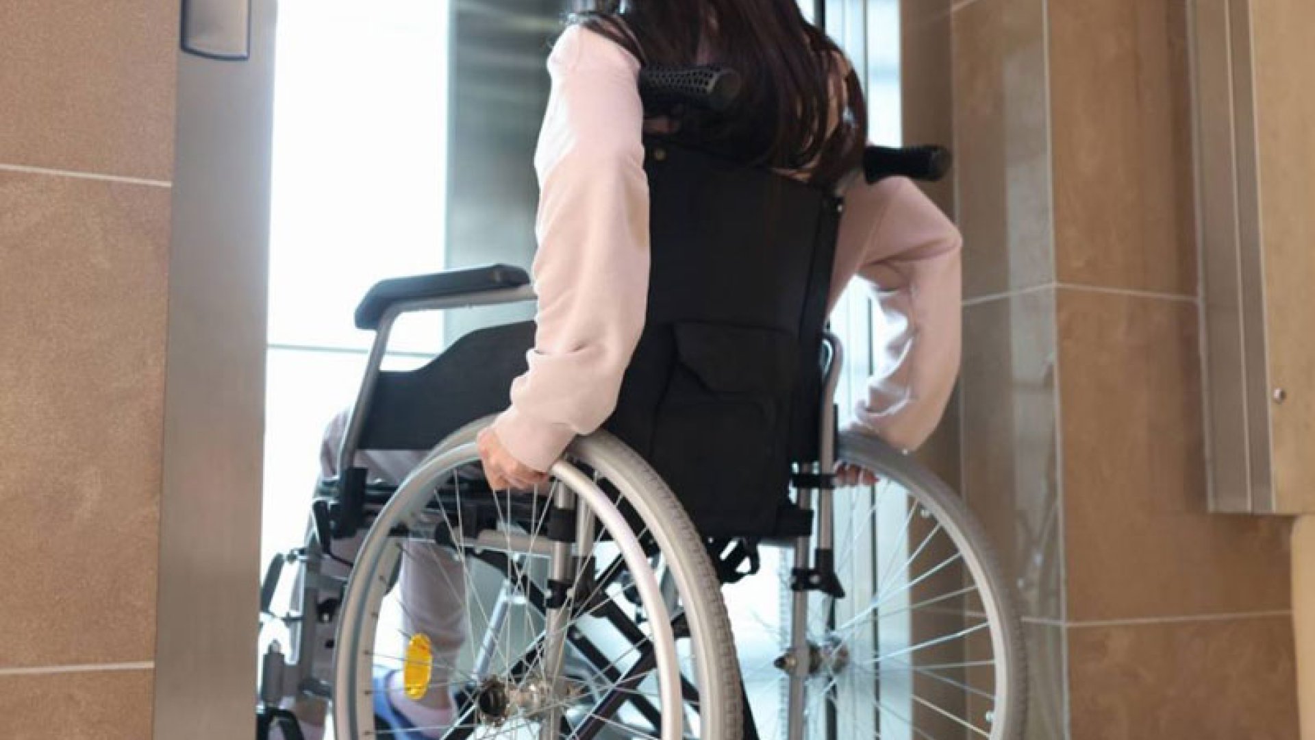 Soluciones de accesibilidad para comunidades: ascensores y otras reformas